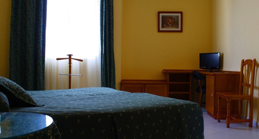 Hotel Villa Ducal Osuna Pokoj fotografie